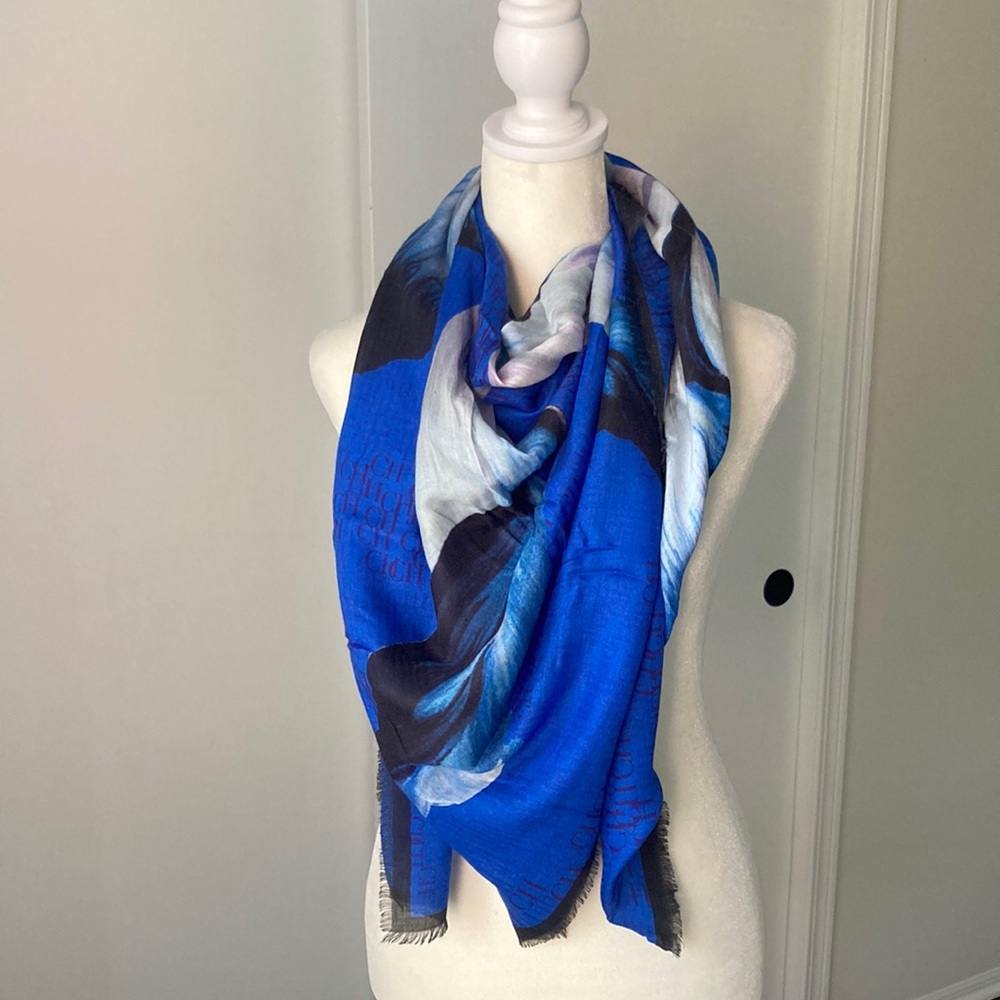 Carolina Herrera lightweight wool scave